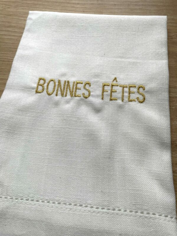 Serviette de table brodée