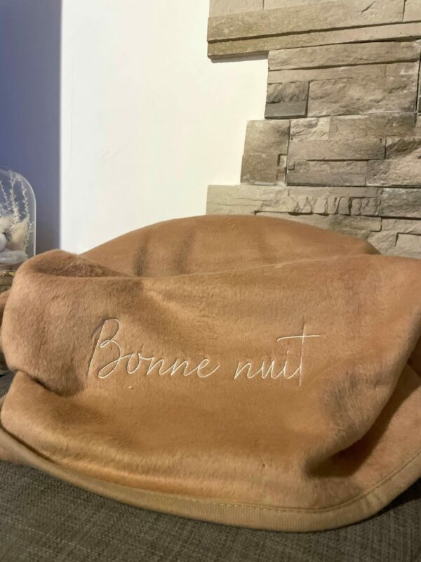 Plaid brodé