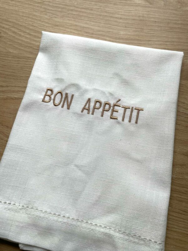 Serviette de table brodée
