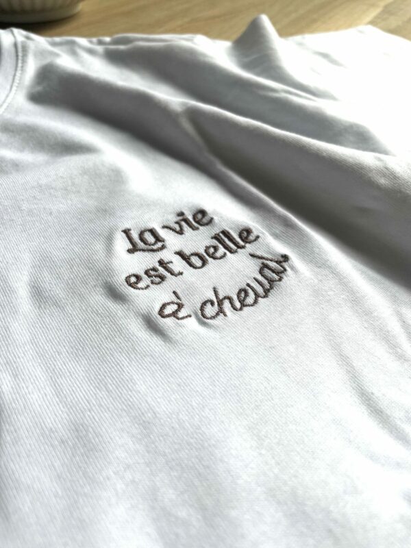 Tee-shirt "La vie est belle à cheval"